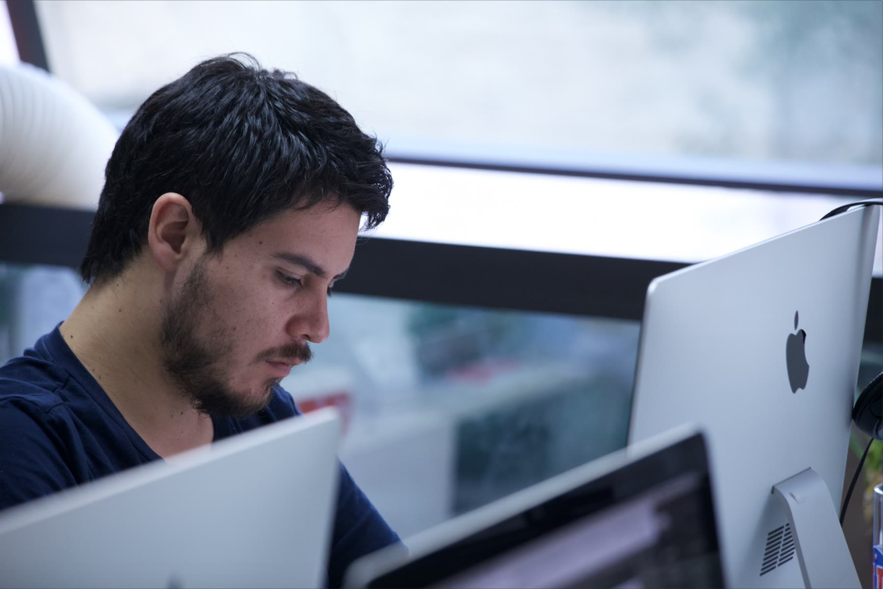 Diseñador de Good trabajando